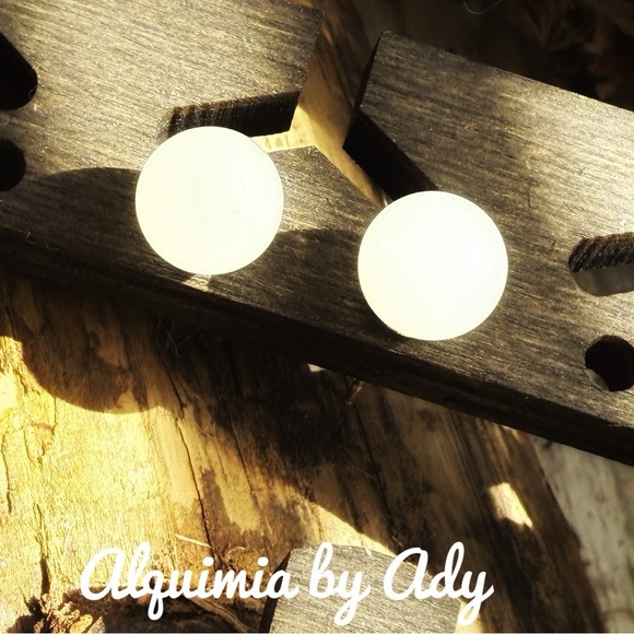 Alquimia White Earrings - Picture 1 of 1
